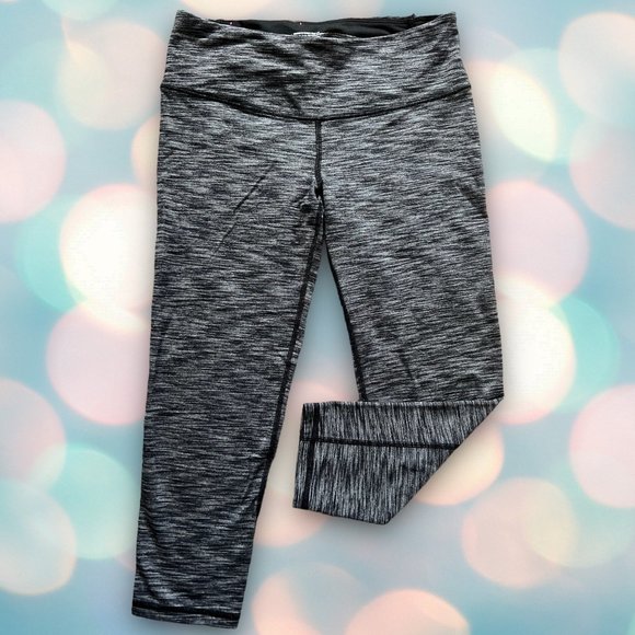 Victoria’s Secret Sport Women’s Gray Knockout Athletic Workout Capri Leggings M - Picture 2 of 6